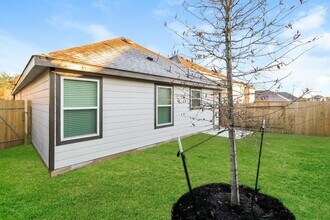 Building Photo - 2146 Middle Rdg Dr