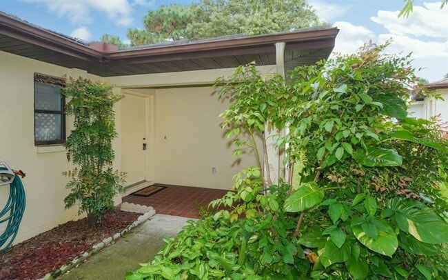 Building Photo - 3301 Vivienda Blvd