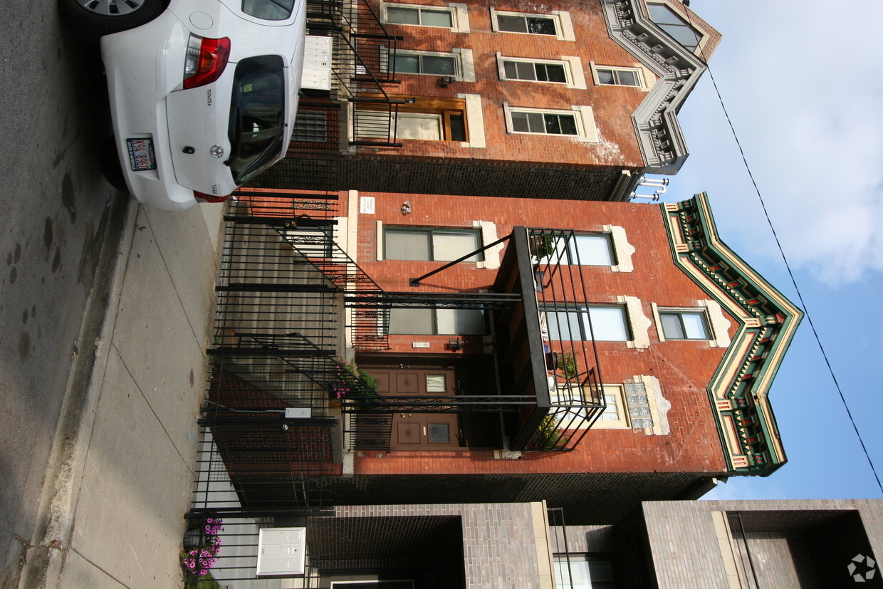Primary Photo - 1246 N Cleaver St
