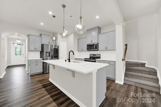 Building Photo - 3824 Amalia Pl