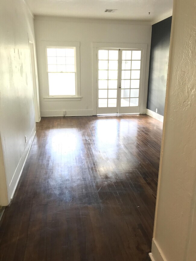 Foto del edificio - 845 N 2nd Ave