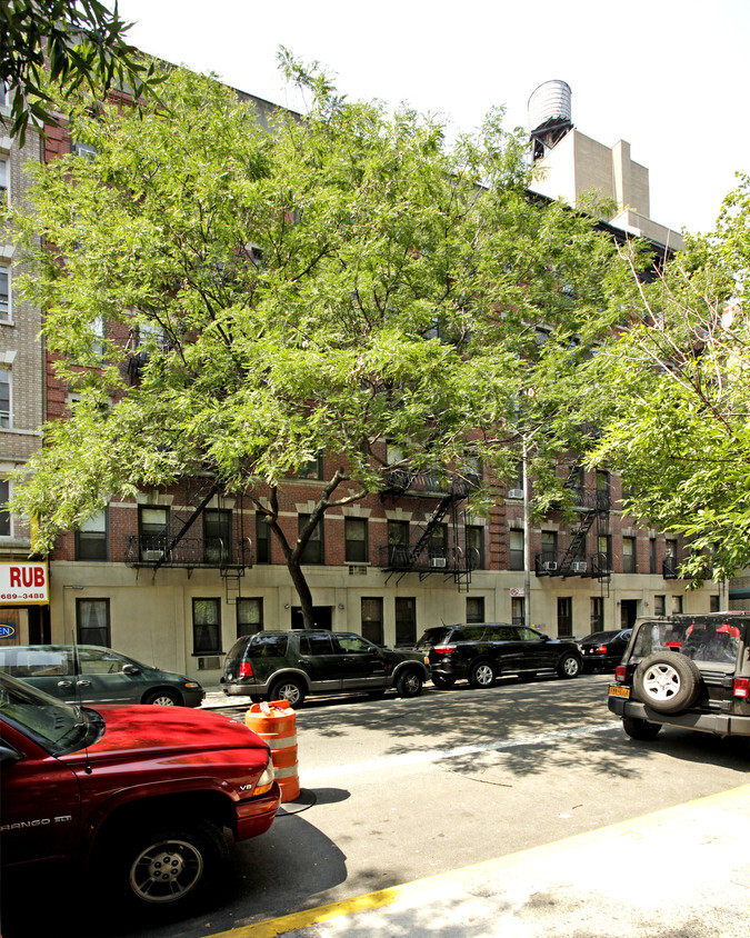 Apartments at 220 E 29th St - 220 E 29th St