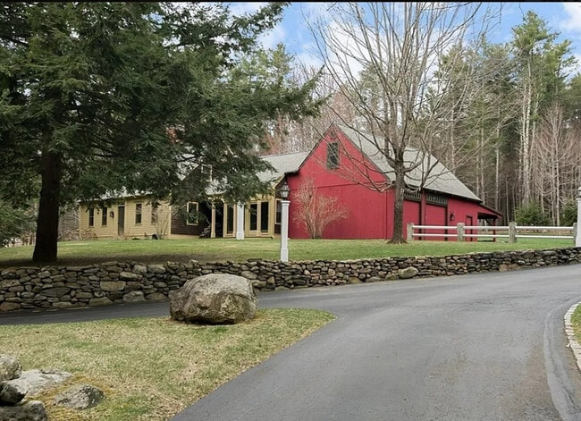 Building Photo - 73 Champeaux Rd