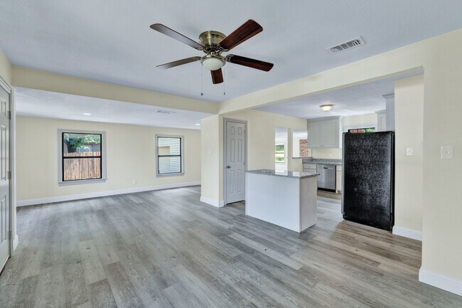 Foto del edificio - 2605 Stark St