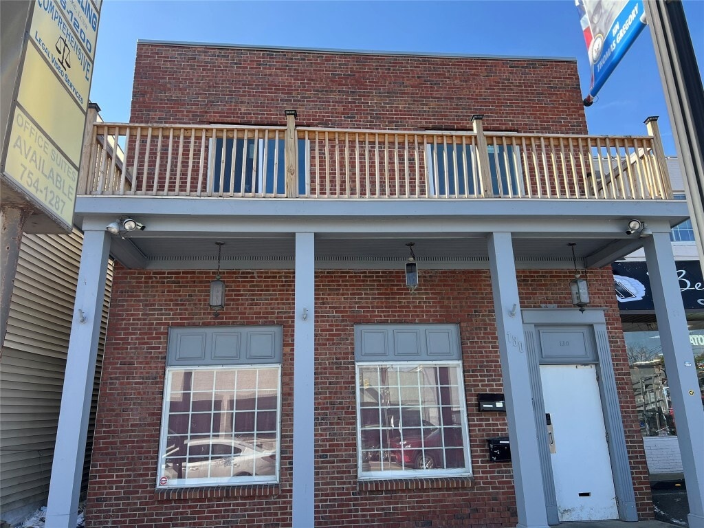 Primary Photo - 130 W Main St