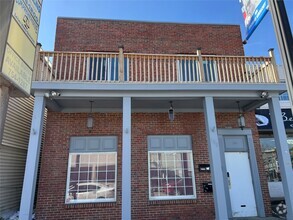 Building Photo - 130 W Main St