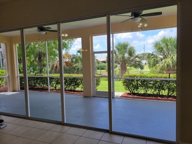 living to lanai - 9358 Palm Island Cir