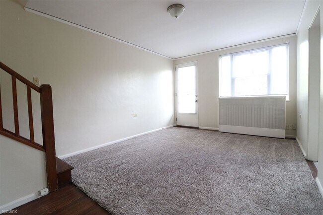 Building Photo - 16 Chalmers Ln