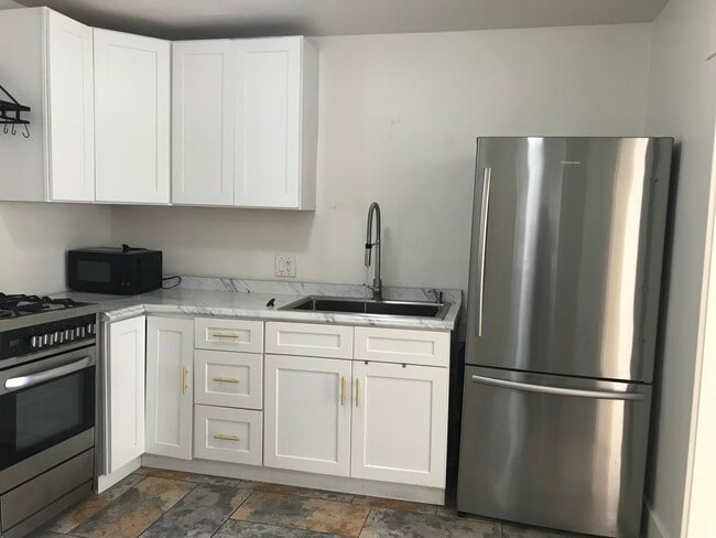 Unit A - 206 S Guadalupe Ave