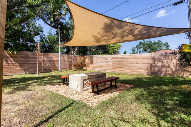 Building Photo - 927 N 17th Ave
