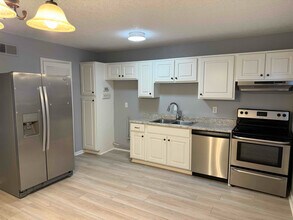 Building Photo - 2501 Nottingham Way