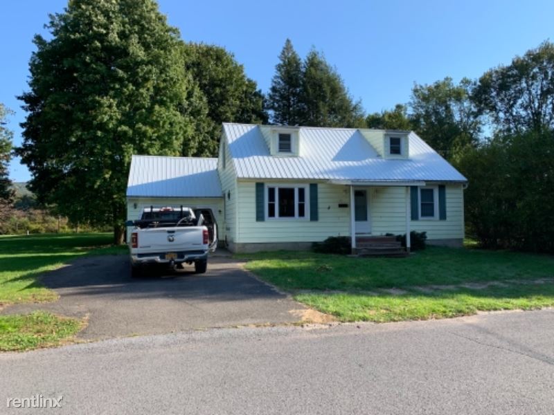 Primary Photo - 3 br, 1 bath House - 29 Oak Ave