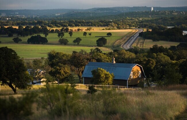 Building Photo - 3349 Bandera Hwy