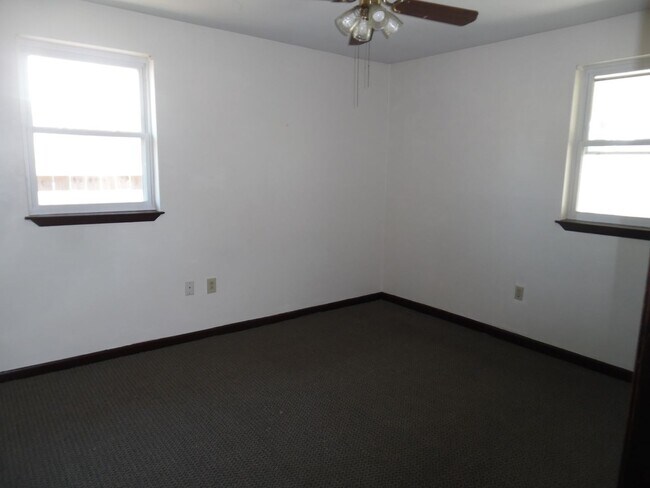 Building Photo - 3 Bedroom, 1 bath home in Metairie