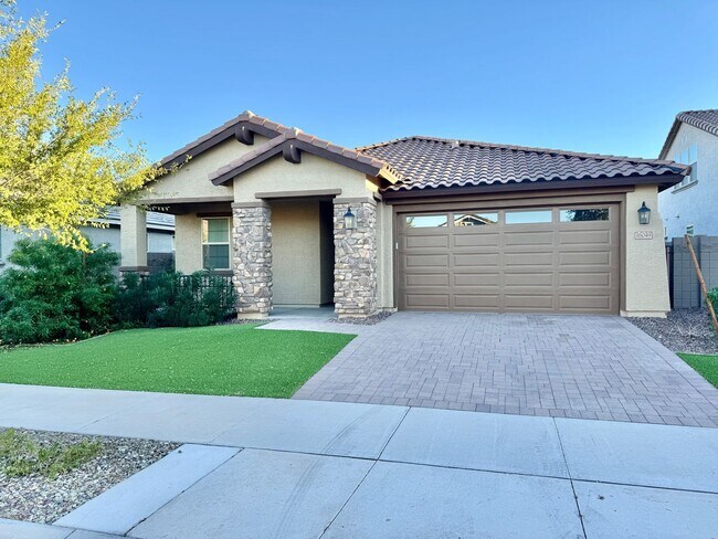 Foto del edificio - 3 Bedroom / 3 Bath Single Level Home! Newe...