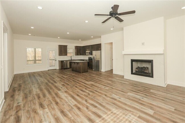 Building Photo - 12 Celtic Dr