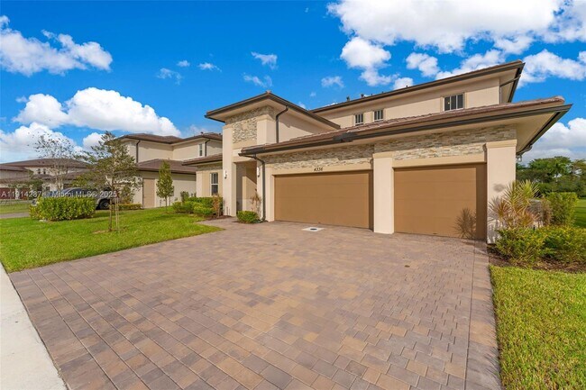 Foto del edificio - 4336 SW 122nd Terrace