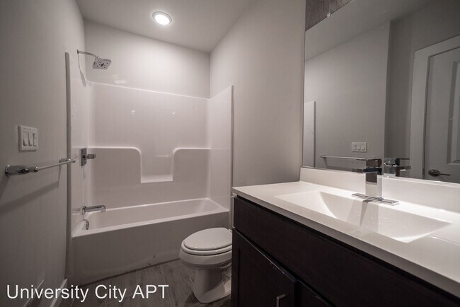 Building Photo - 623 N 36th St