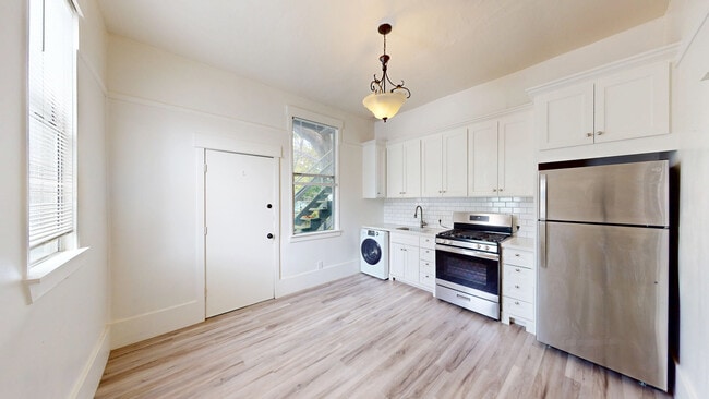 Photo - 1724 Waller St-A Apartment