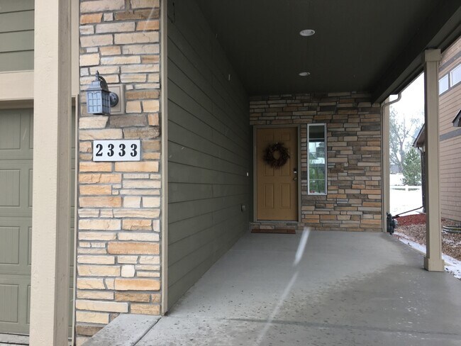 Building Photo - Must-see stunning home! Won't last long!