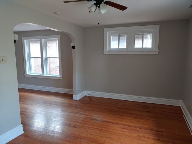 Family Room - 4972 Tholozan Ave