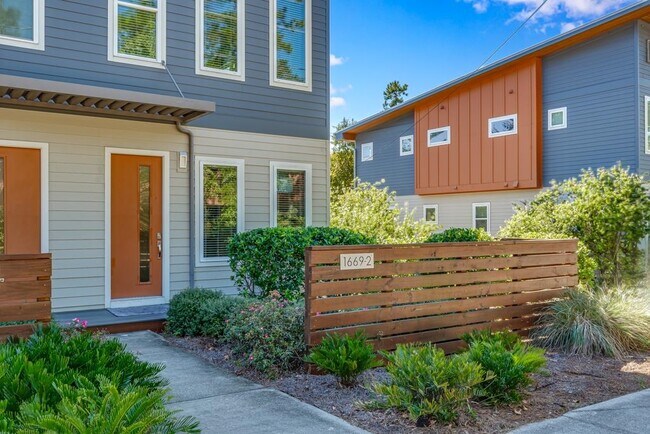 Foto del edificio - 1701 Metropolitan Blvd