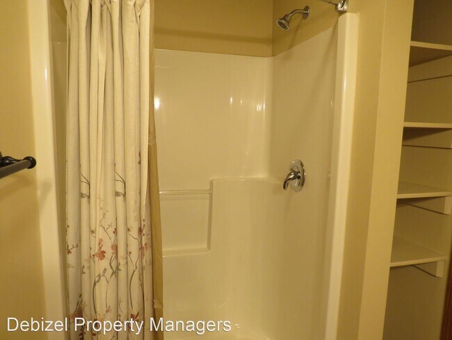 Building Photo - 4 br, 3.5 bath House - 708 Pebble Beach Road