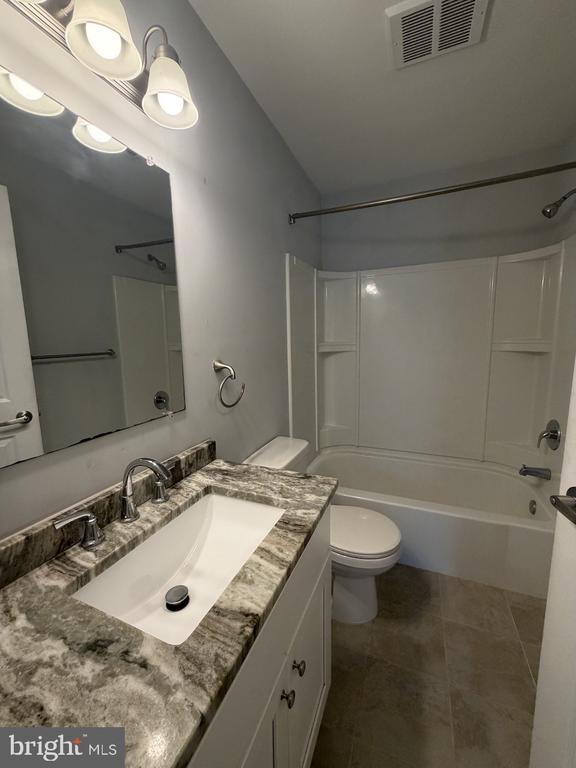 Building Photo - 2805A Auburn Ct