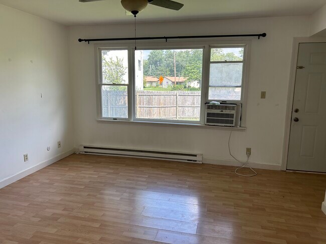 Building Photo - 14543 Archer Ave