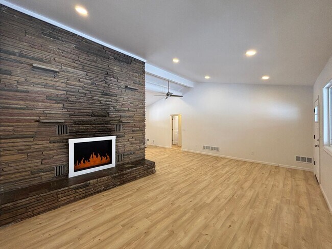 Foto del edificio - 35140 School St