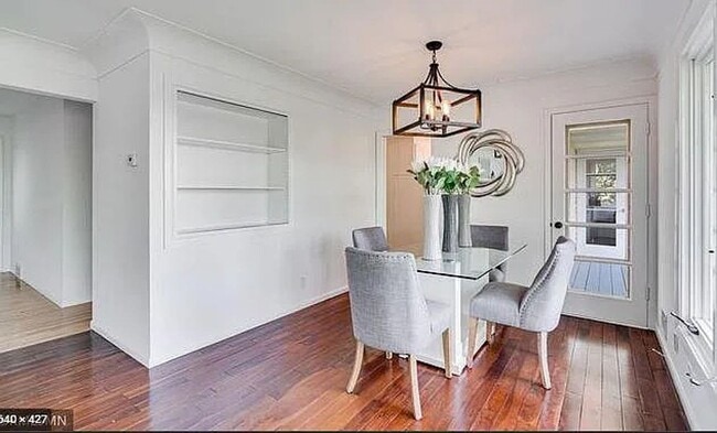 Building Photo - Perfect 4 bedroom count Home in Burnsville