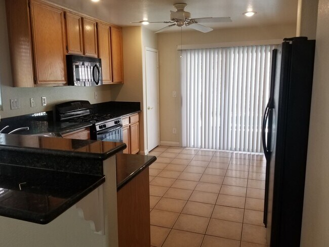 Building Photo - 3 Bedroom centrally located near Silverado...