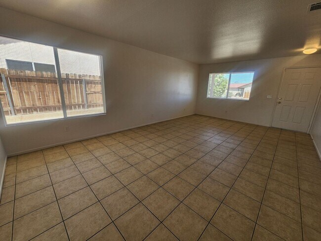 Foto del edificio - 3 Bedroom 2Bath- A Must See!