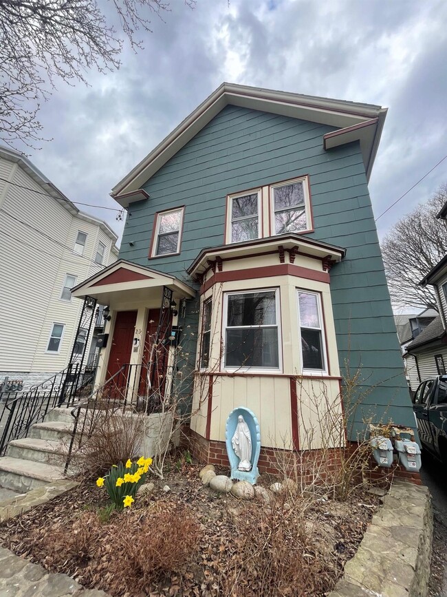 Building Photo - 23 Hall St