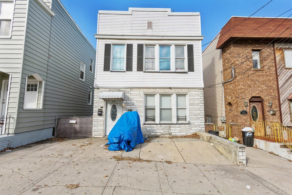 651 Liberty Ave Unit 1, Jersey City, NJ 07307 Room for Rent in Jersey