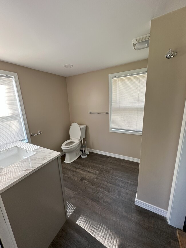 Building Photo - 2273 S County Line Rd