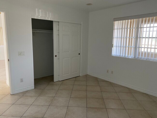 Building Photo - 1135 S Herbert Ave