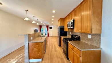 Building Photo - 7672 Amazon Dr
