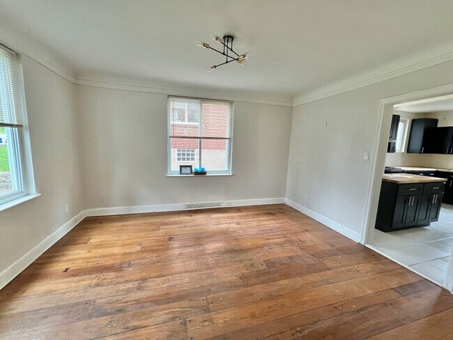 Building Photo - Room for Everyone in Paddock Hills!