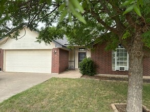 Building Photo - 3858 Notre Dame Cir