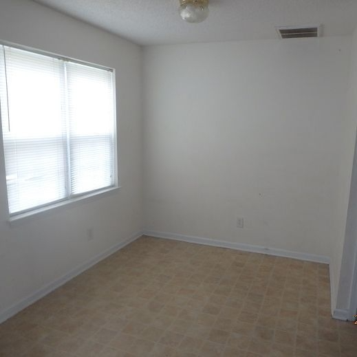 Foto del edificio - 1516 Hollow Dr