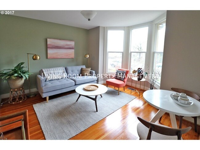 Building Photo - Victorian Charmer with Private Backyard an...