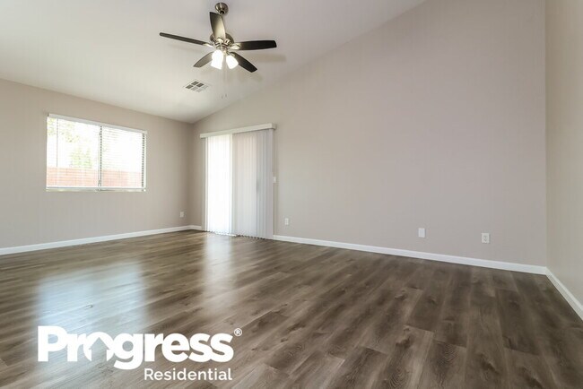 Foto del edificio - 23831 W Hadley St