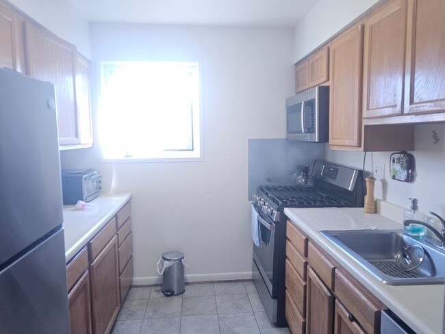 Foto del edificio - 11503 Amherst Ave
