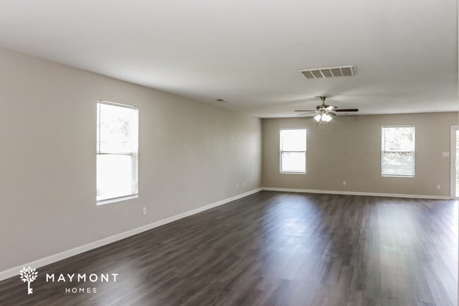 Building Photo - 28015 Chasebrook Dr
