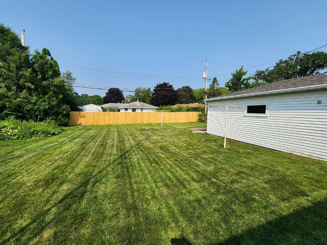 Foto del edificio - Hard to Find 3 Bedroom Ranch