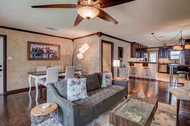 Foto del edificio - 3709 Collinwood Ave