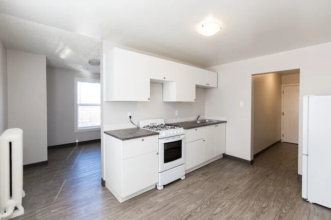 Building Photo - Kings Landing Apartments