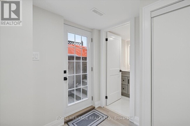 Photo du bâtiment - 19 Limestone Crescent