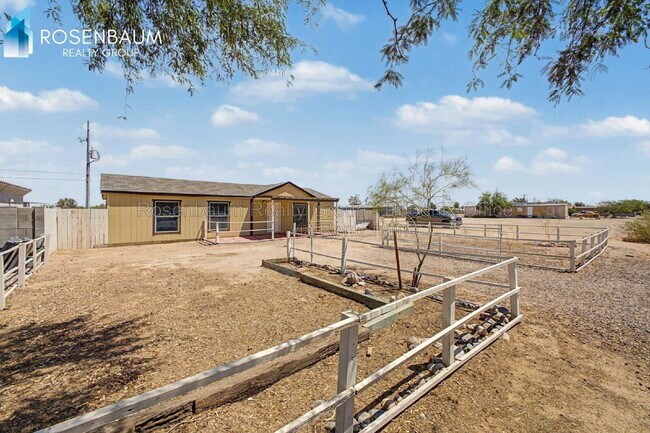 Building Photo - 3360 W Madera Dr